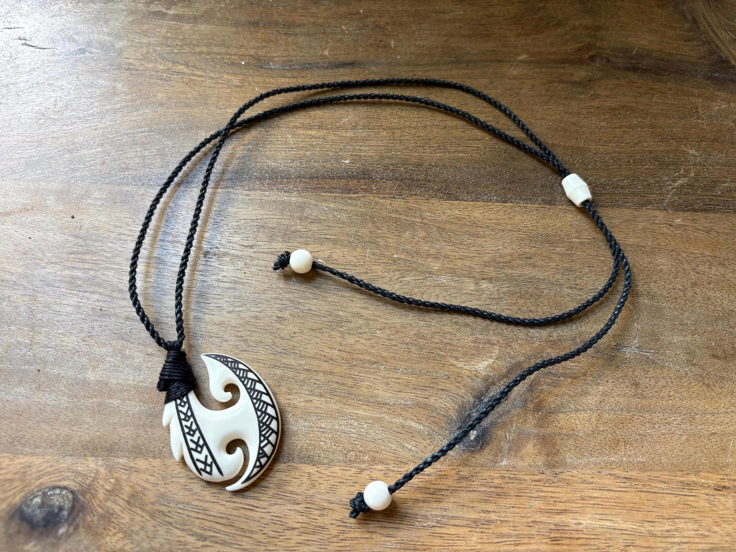 Hand Carved Bone Fish Hook Necklace: Micronesian Polynesian Makau Lei