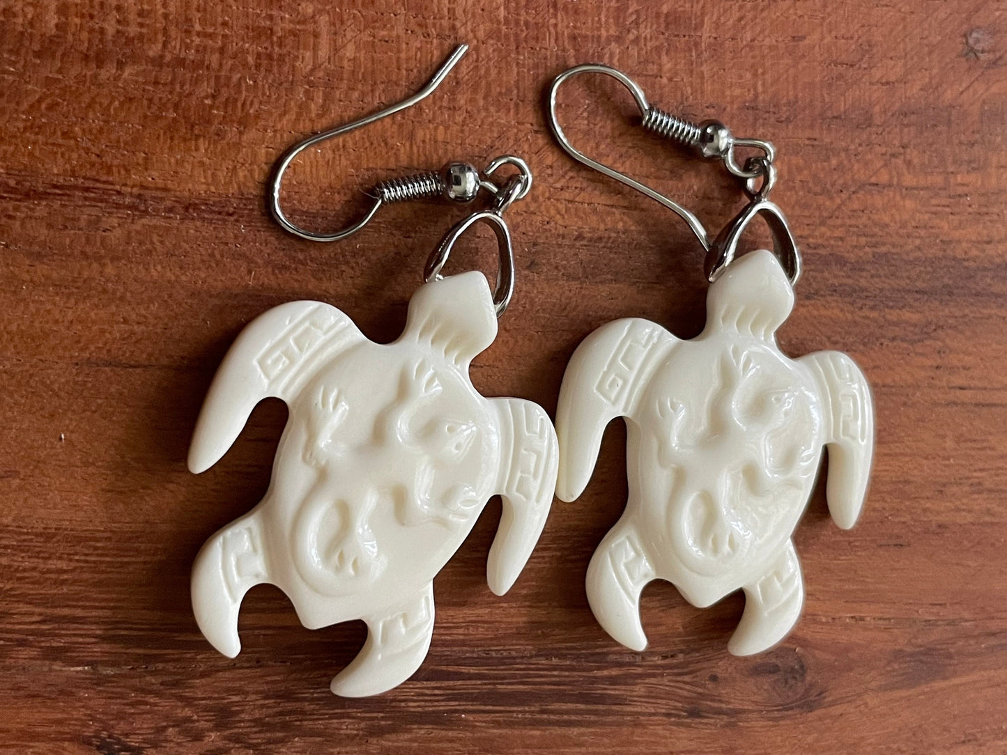 Bone Sea Turtle Dangle Earrings - Polynesian Pili Engraved Honu